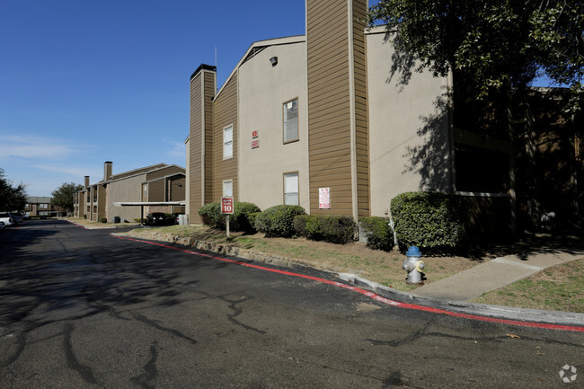 Building Photo - Horizon East Apartments