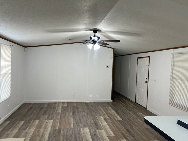 Building Photo - Charming 3 Bed, 2 Bath Home in Prairieville!