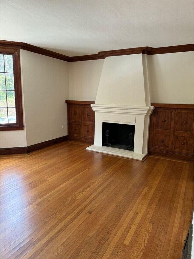 Building Photo - Classic Outer Richmond Home