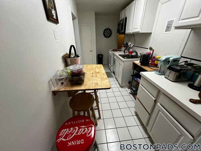 Foto del edificio - 45 Westland Ave