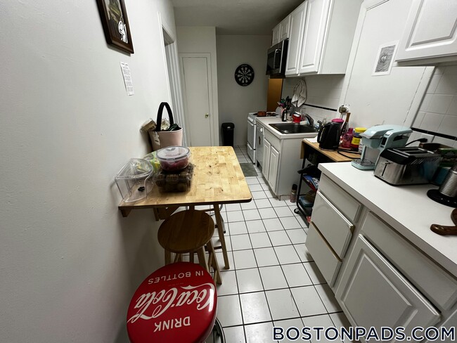 Building Photo - 45 Westland Ave