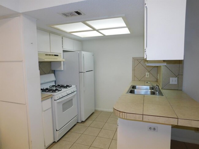 Foto del edificio - 8208 Hood Cir