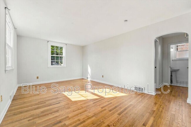 Foto del edificio - 248 E Turnbull Ave