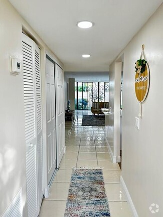 Building Photo - 4501 Fountains Dr