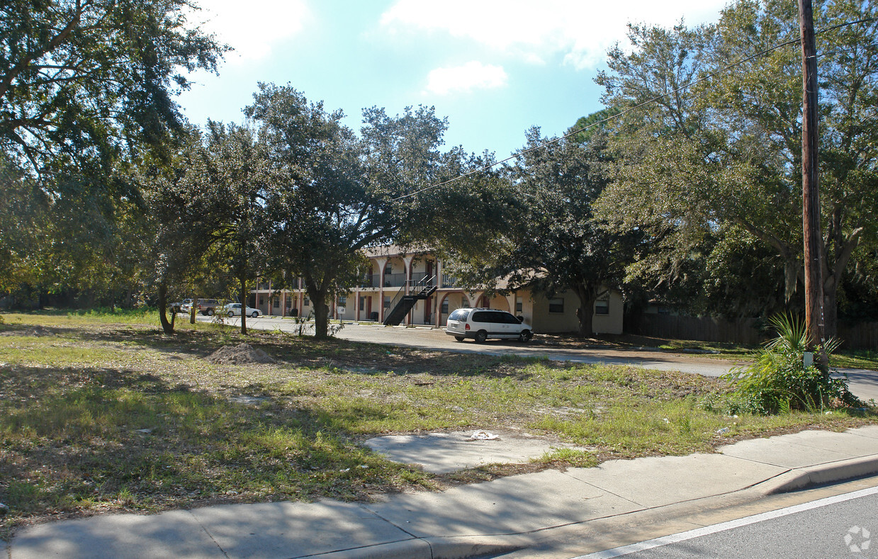 Primary Photo - 78th Avenue Apartments