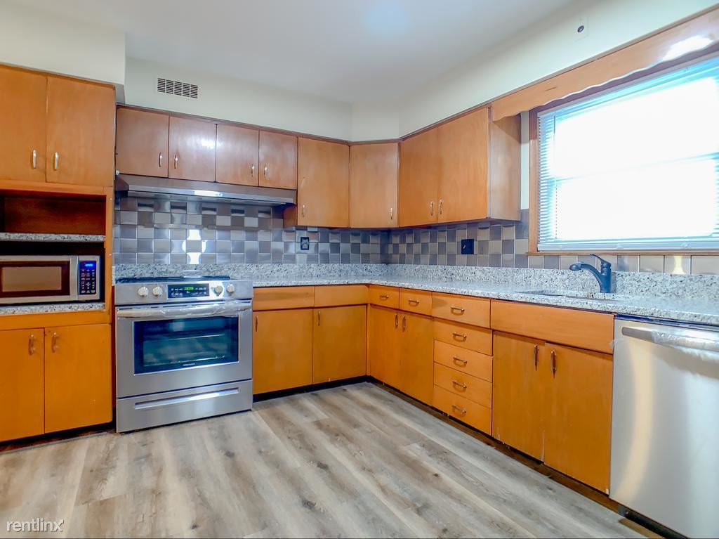 Foto principal - 5204 Leeds Ave