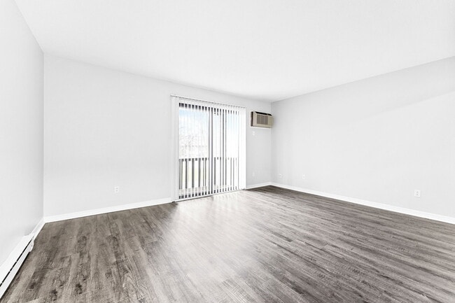 Foto del edificio - 5963 Walnut Cir Dr