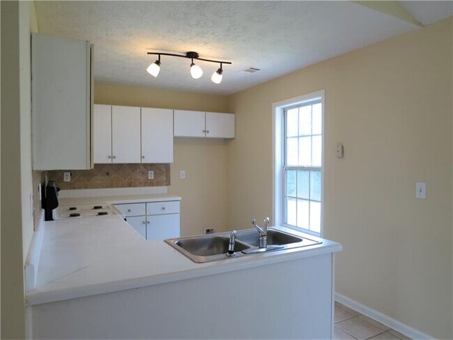 Foto del edificio - 1550 Racquet Club Dr NW