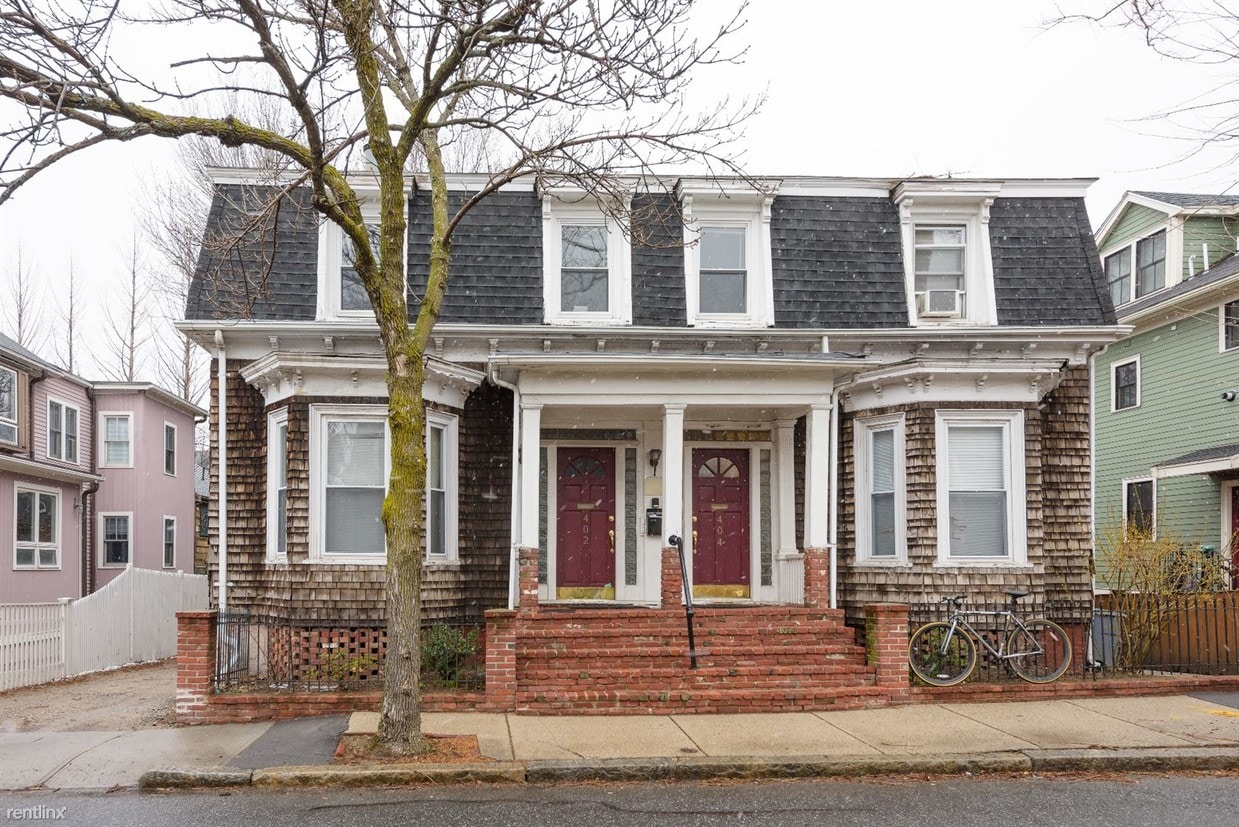 Primary Photo - 402 Putnam Ave