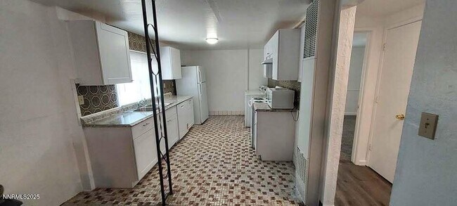 Foto del edificio - 1973 Hymer Ave