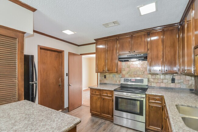 Foto del edificio - 463 Larkwood Dr
