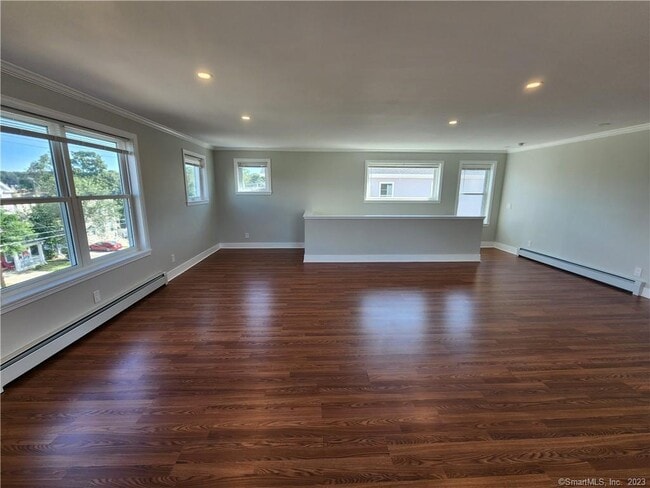 Building Photo - 120 Downing St