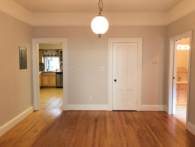 Building Photo - 342 Pavonia Ave
