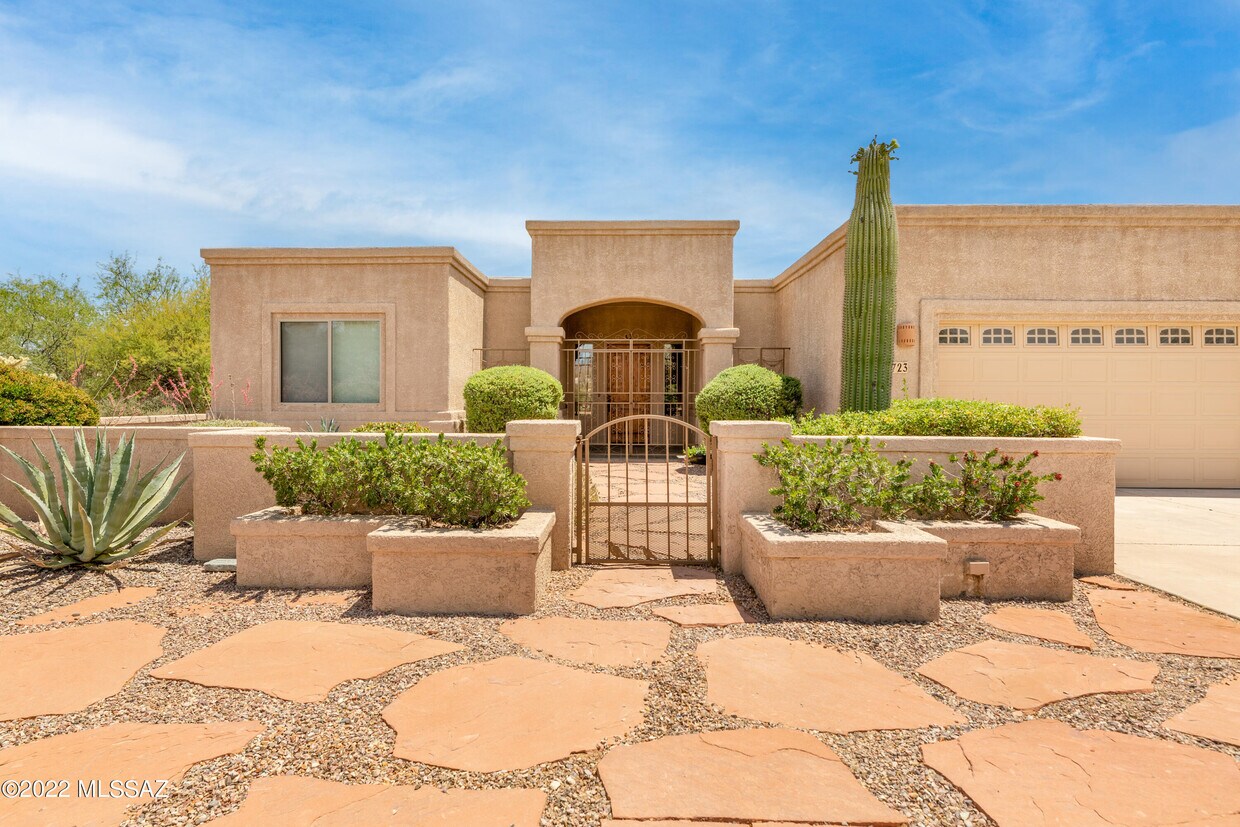 Primary Photo - 3723 W Camino Alto
