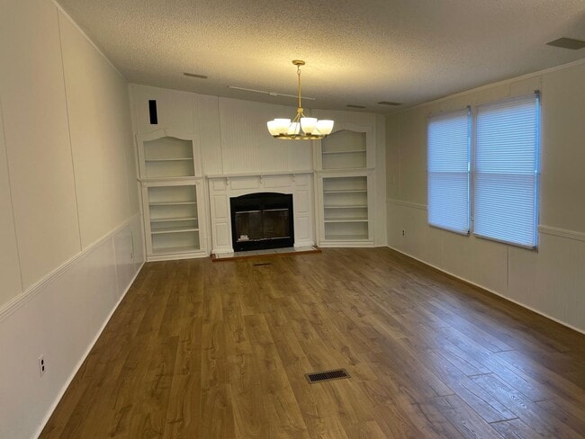 Foto del edificio - Remodeled and ready for occupancy!