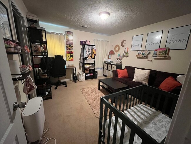 Building Photo - 2 Bedroom Townhome in Atlanta
