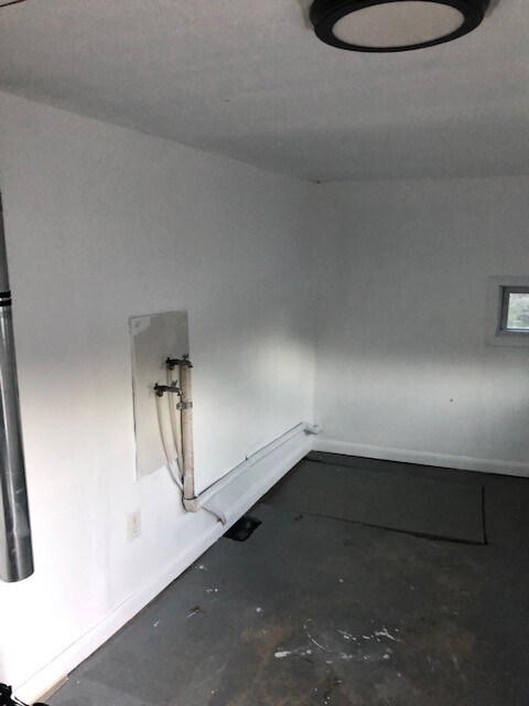 Mud Room/ Laundry Room - 2706 Kaetzel Rd