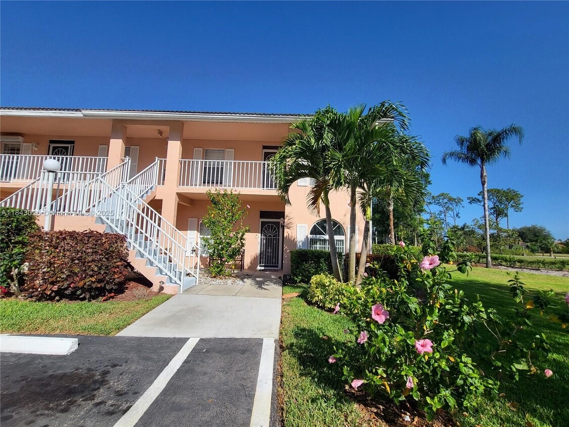 Foto principal - 575 Augusta Blvd