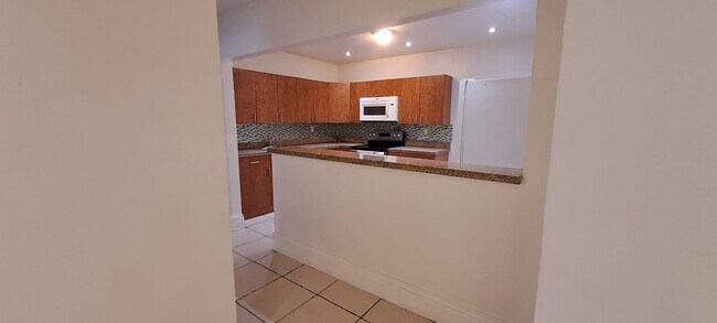 Foto del edificio - 3030 NW 68th St