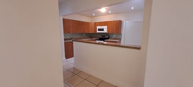 Photo - 3030 NW 68th St (Miami, FL) House