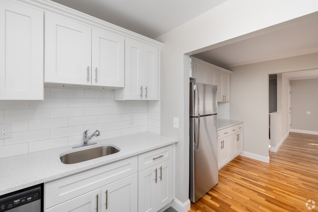 Foto principal - Maple Crest Apartments at Dix Hills