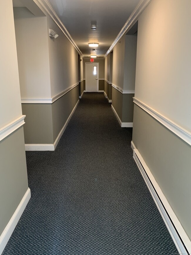 Building Photo - 112 S Whitney St