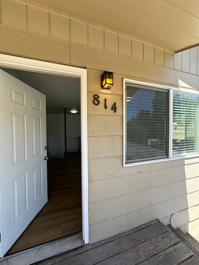 Foto del edificio - SPACIOUS 3-BEDROOM HOME NEAR OREGON TECH AND SKY LAKES  Located just 1.5 miles from Oregon Tech a...