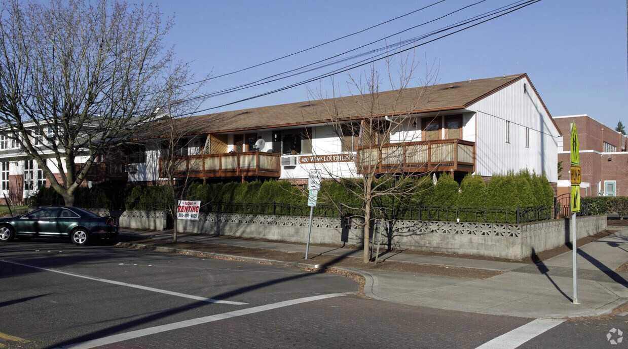 Foto del edificio - 400 Mcloughlin Blvd