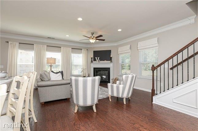 Building Photo - 3 br, 2 bath House - 6235 Thorncrest Drive