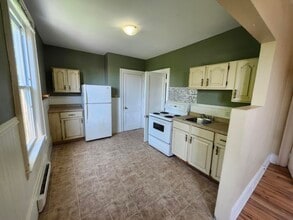 Building Photo - 40 Cranston Ave