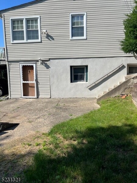 Building Photo - 44 Sunset Dr