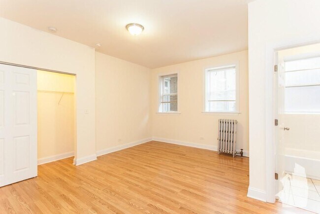 Building Photo - 2600 N Kimball Ave