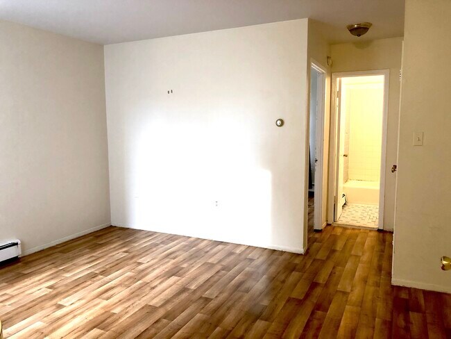 Building Photo - 2276 Homecrest Ave