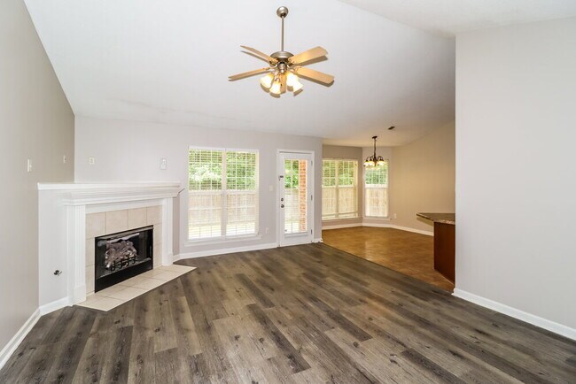 Foto del edificio - 10362 Cottage Oaks Dr