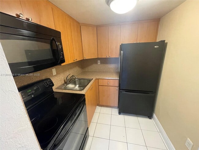 Foto del edificio - 8605 SW 68th Ct