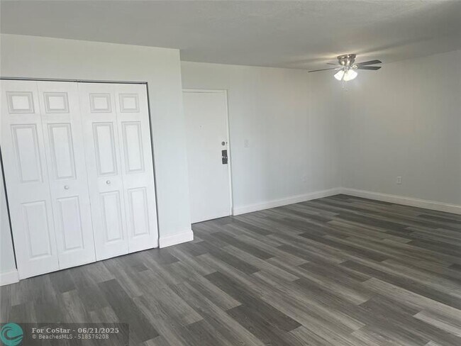 Foto del edificio - 9441 SW 4th St