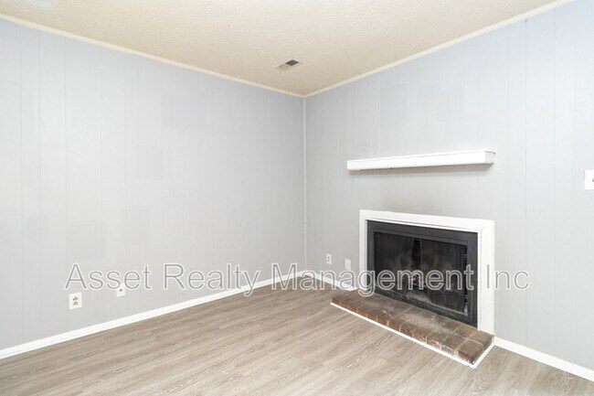 Foto del edificio - 9157 Cedarpark Ln NW