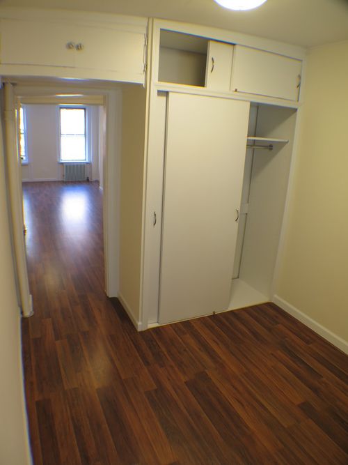 Foto del edificio - 216 E 5th St