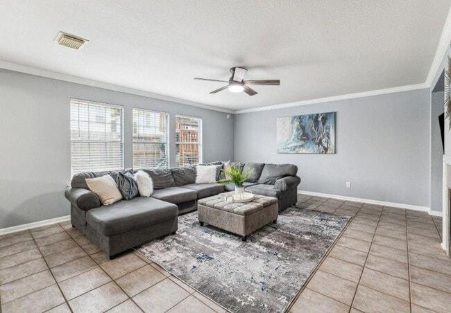 Building Photo - 15215 Possumwood Dr