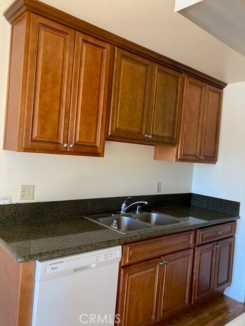 Foto del edificio - 8142 Artesia Blvd