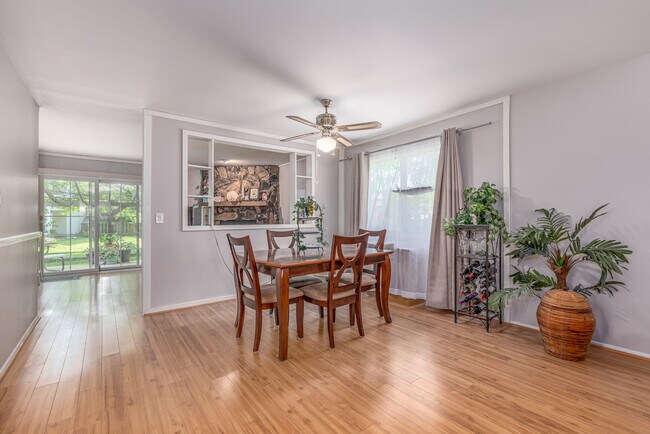 Foto del edificio - 1133 Bramble Ave