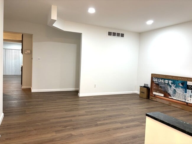 Building Photo - 3559 Janet Dr