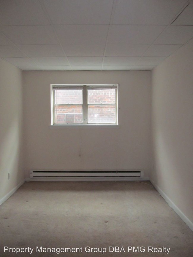 Building Photo - 1003 Christian St