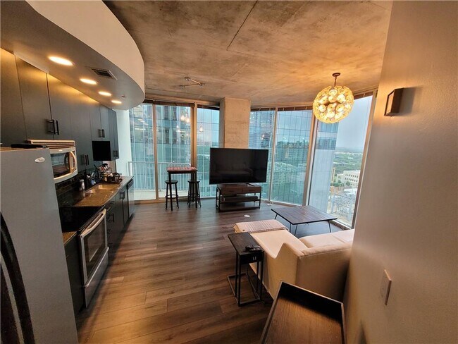 Foto del edificio - 360 Nueces St
