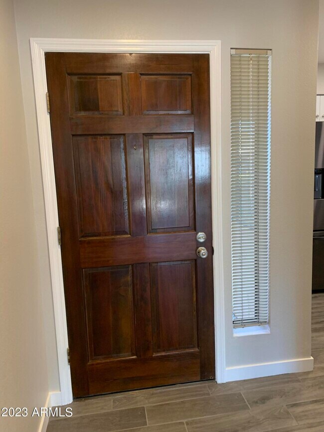 Foto del edificio - 9275 E Mission Ln