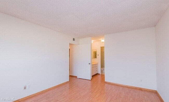 Foto del edificio - 2 br, 2 bath Condo - 333 Burchett Street 307