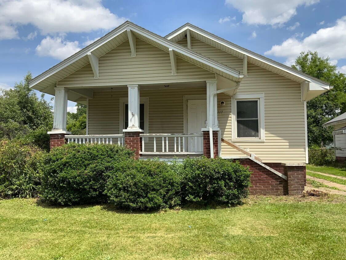 Primary Photo - 117 Stroup St