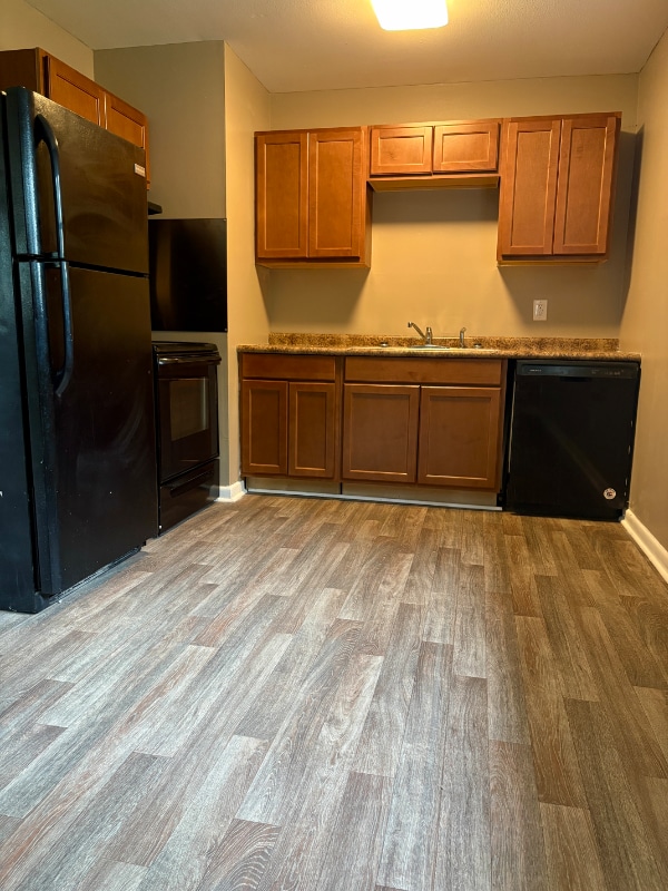 Building Photo - 3330 Karian Dr