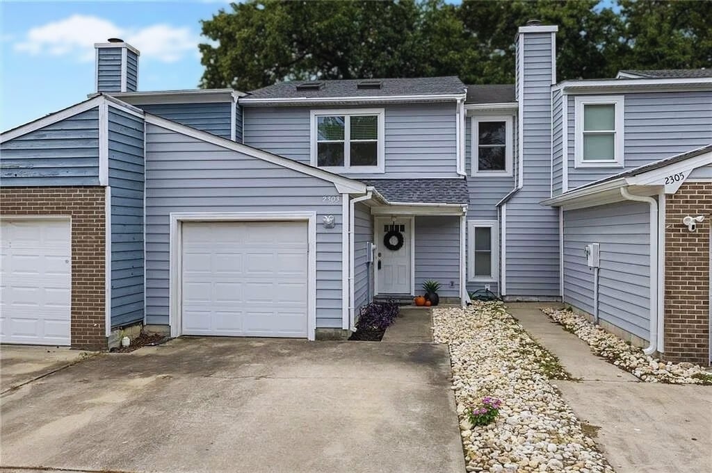 Primary Photo - 2303 Merl Cir