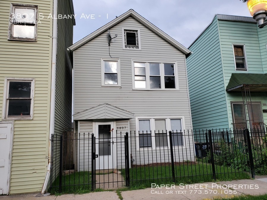 Primary Photo - 3807 S Albany Ave